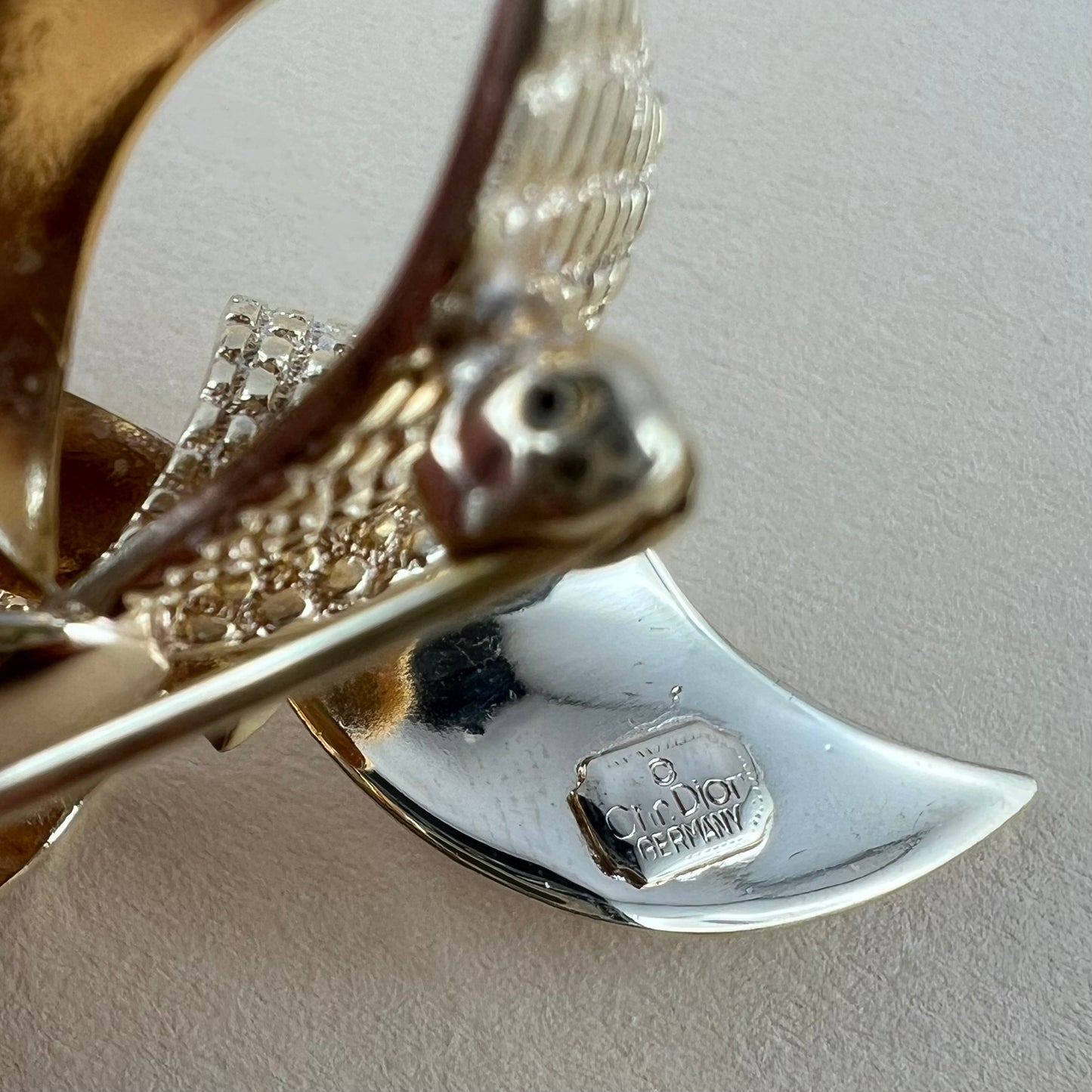 Christian Dior Brosche Schleife
