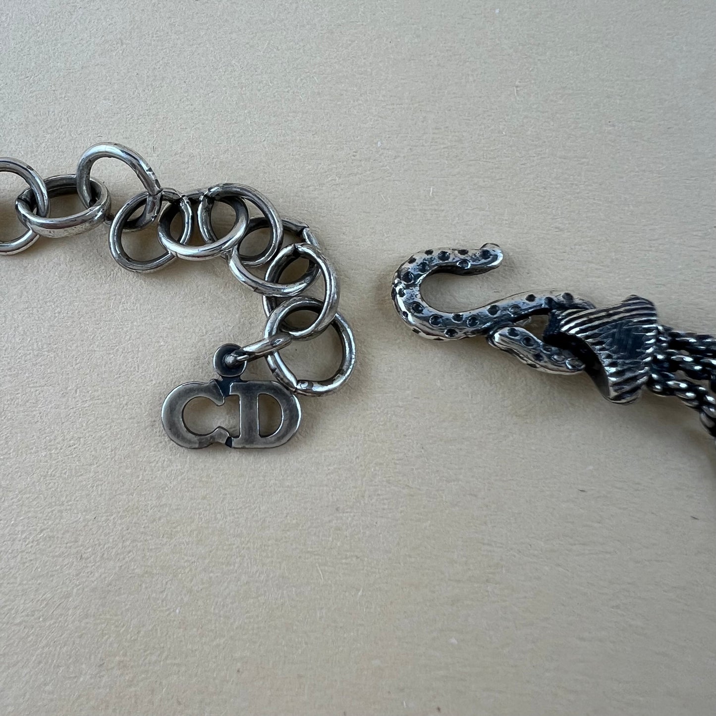 Collier von Christan Dior