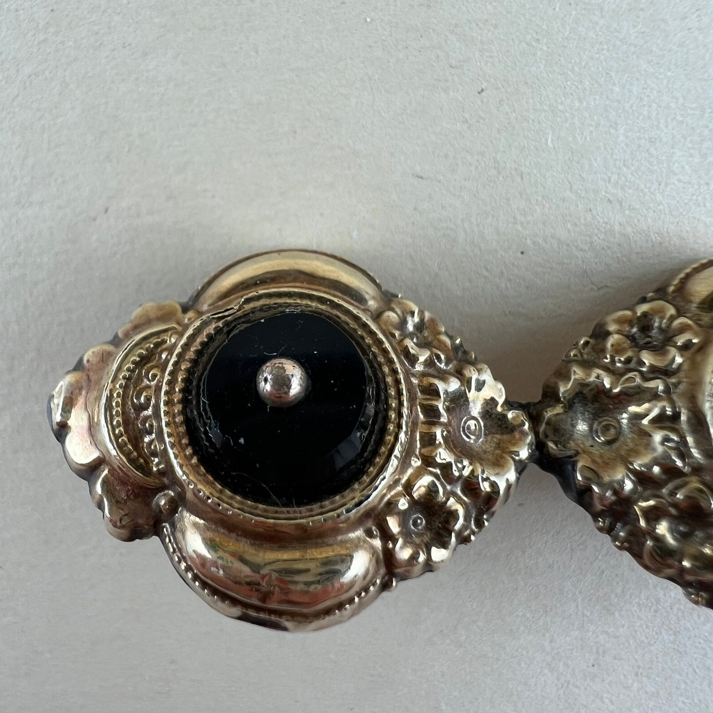 Antike Schaumgold Brosche
