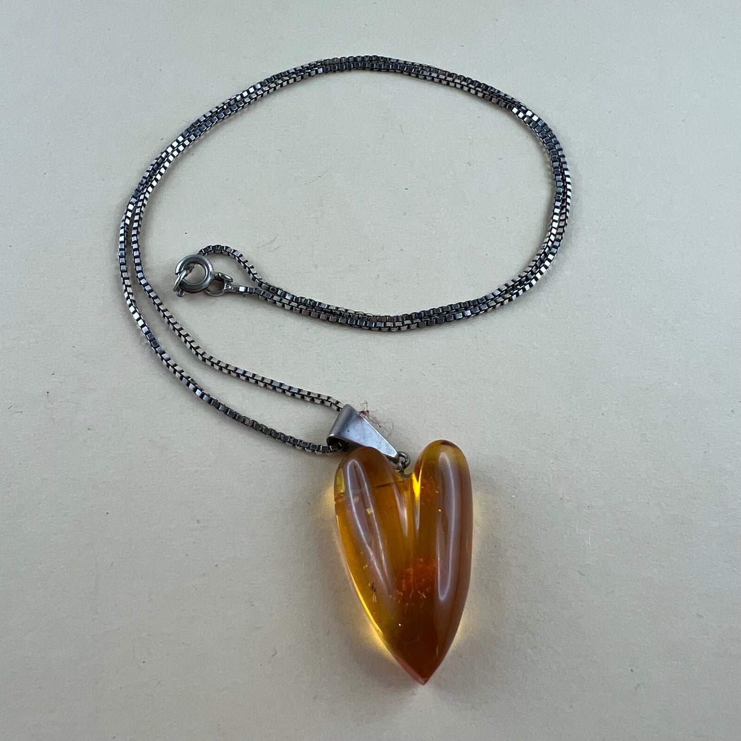 Silber Bernstein Herzanhänger mit Kette