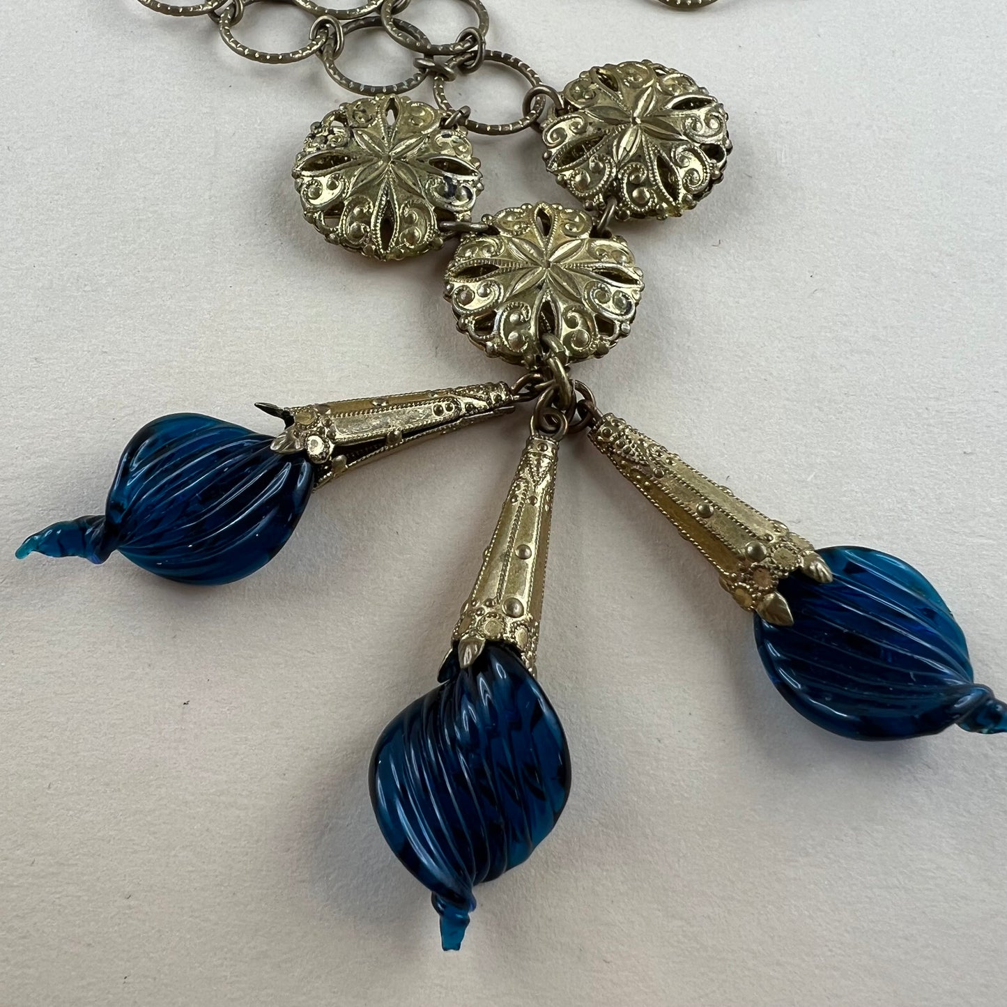 Antike französische Kette mit Glasanhänger