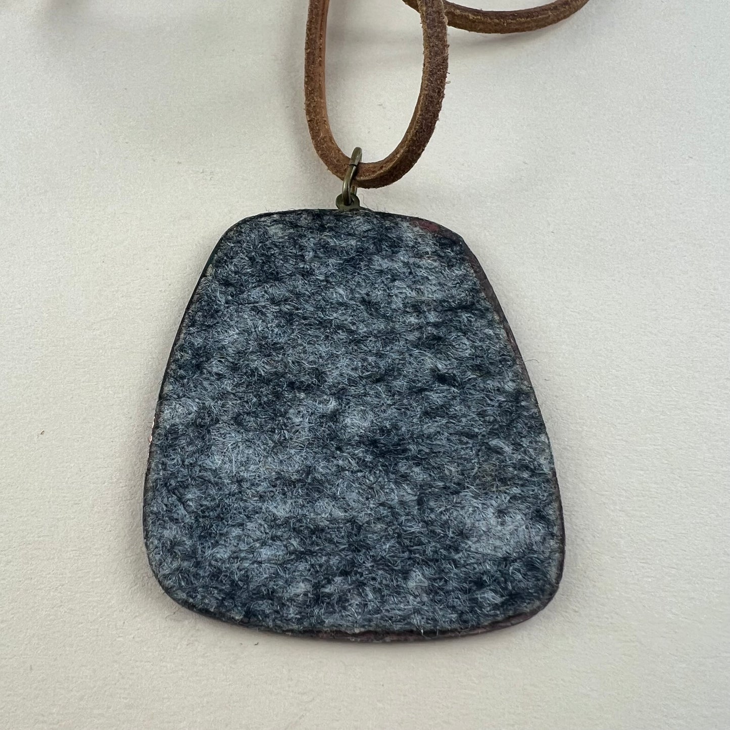 Anhänger mit Kette Emaille Vintage