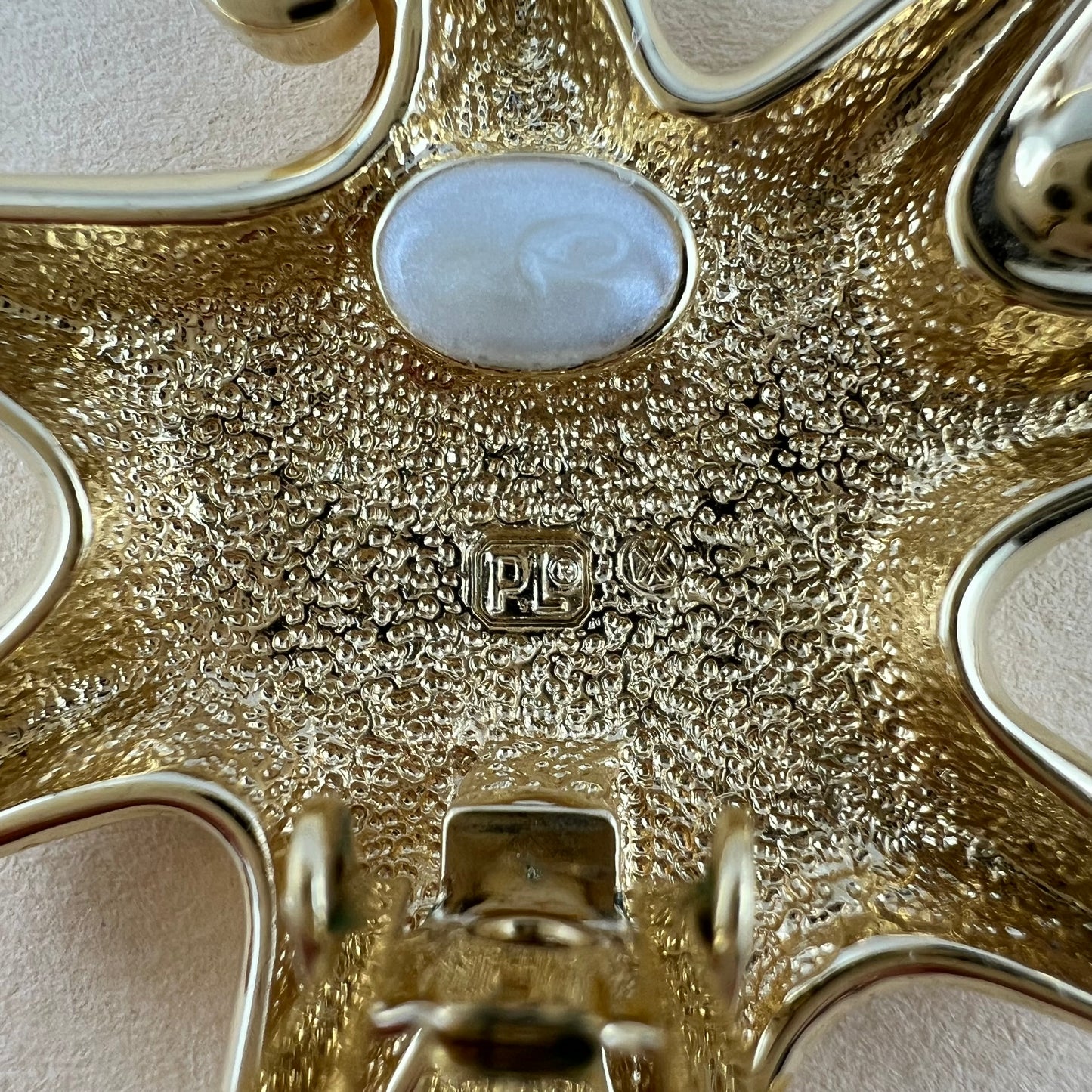 Stern Ohrclips von Pierre Lang