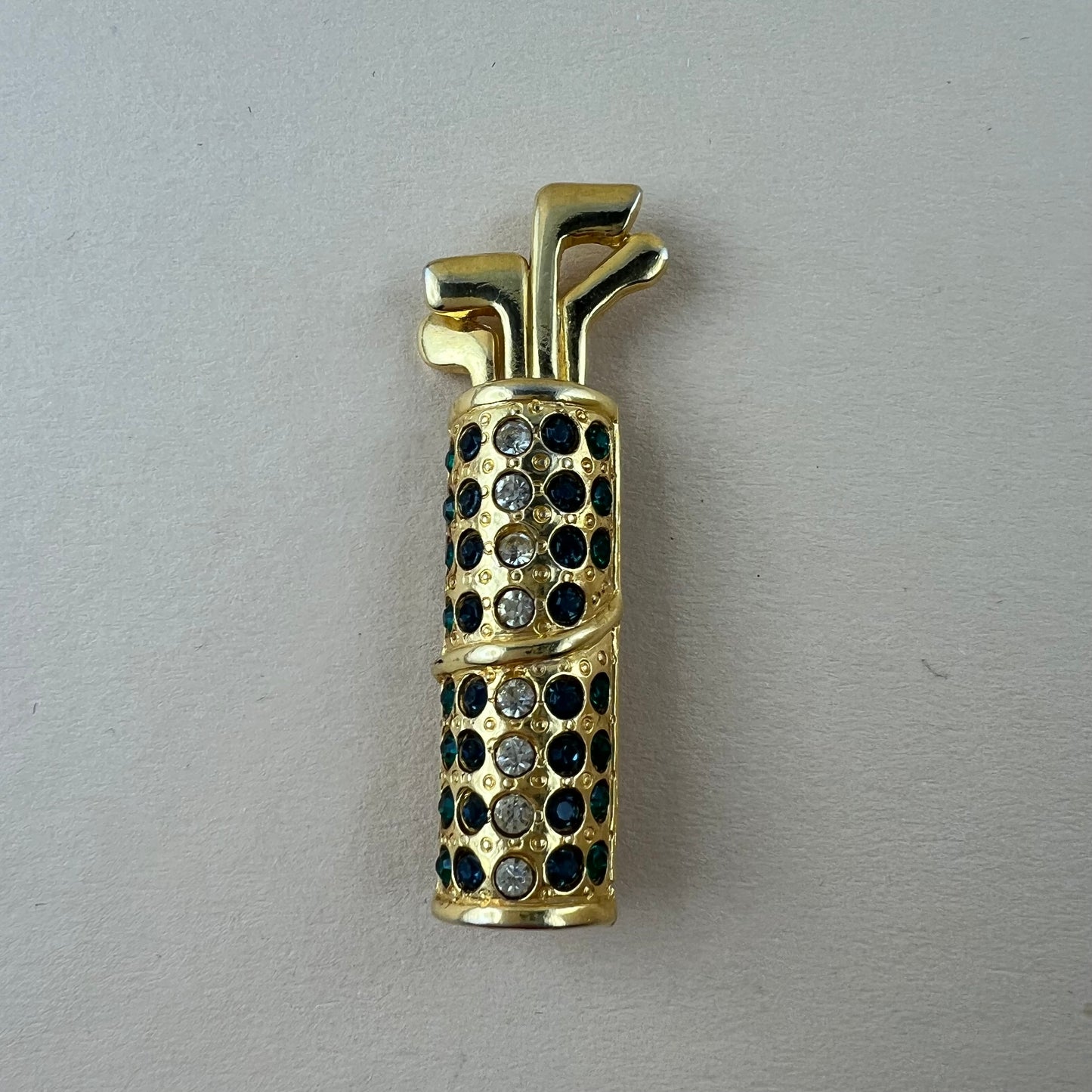 Vintage Brosche mit Golfschlägern