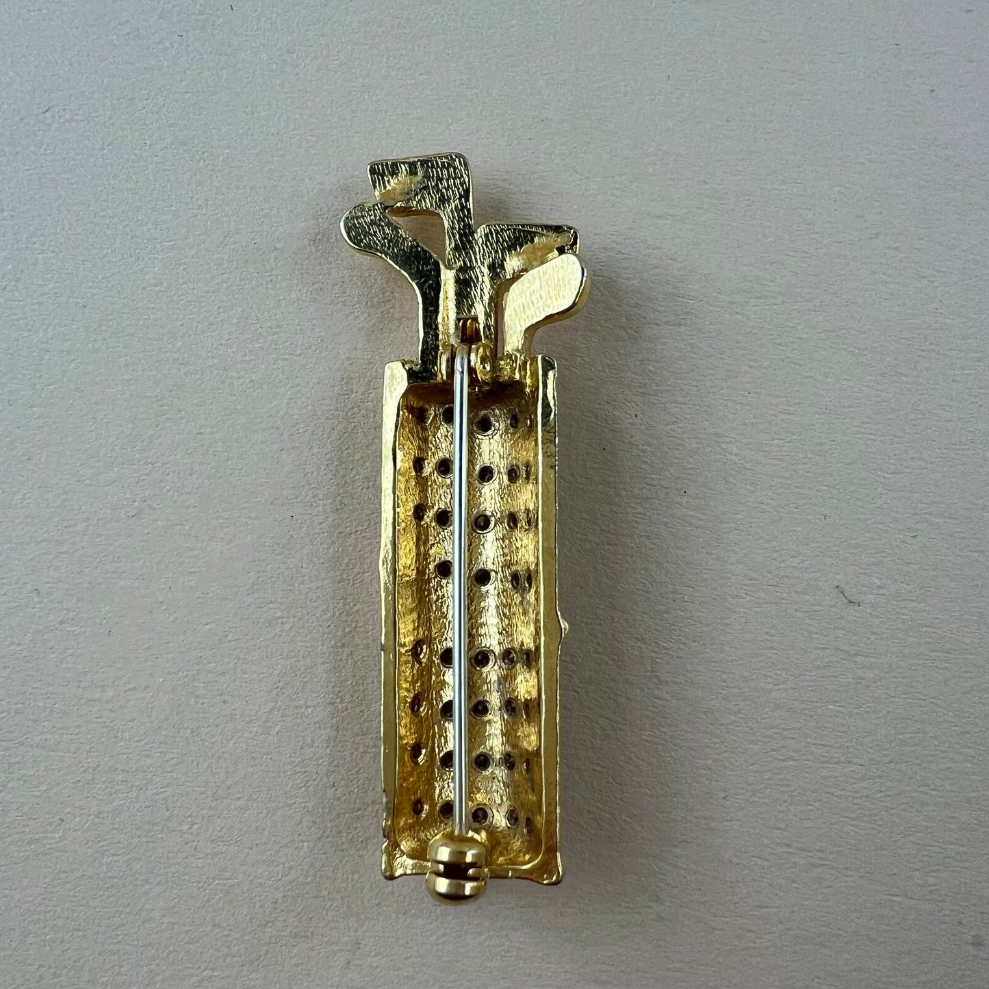 Vintage Brosche mit Golfschlägern