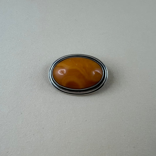 835 Silberbrosche von Fischland mit Butterscotch Bernstein
