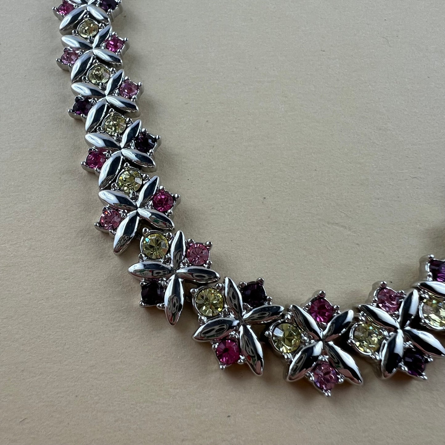 Collier von JBK
