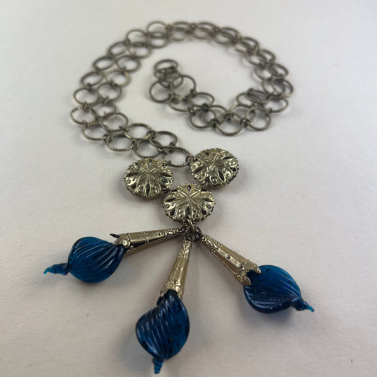 Antike französische Kette mit Glasanhänger
