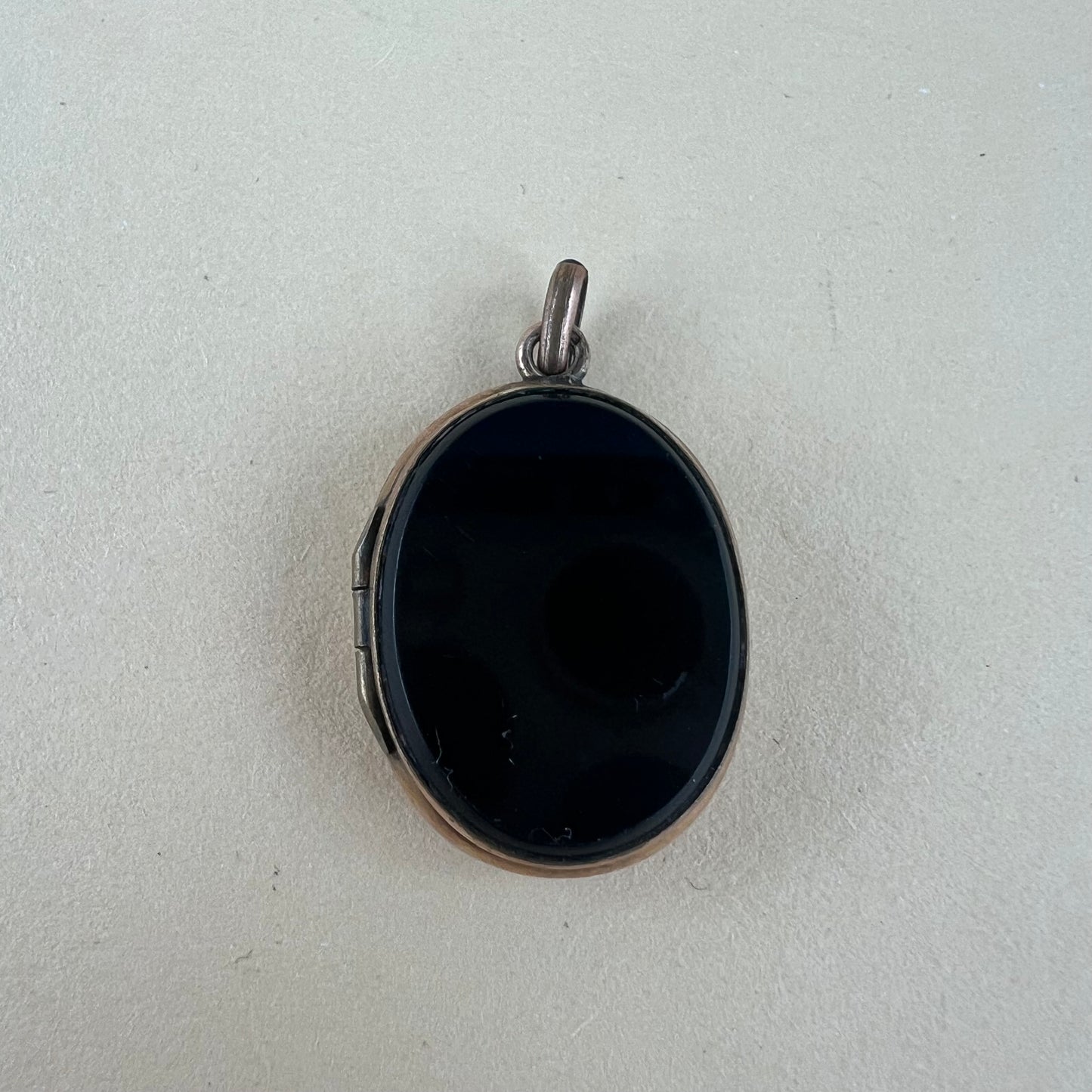 Antikes Amulett mit Onyx
