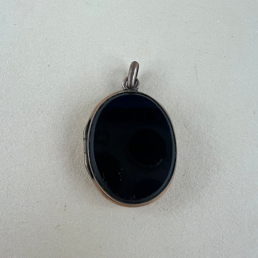 Antikes Amulett mit Onyx