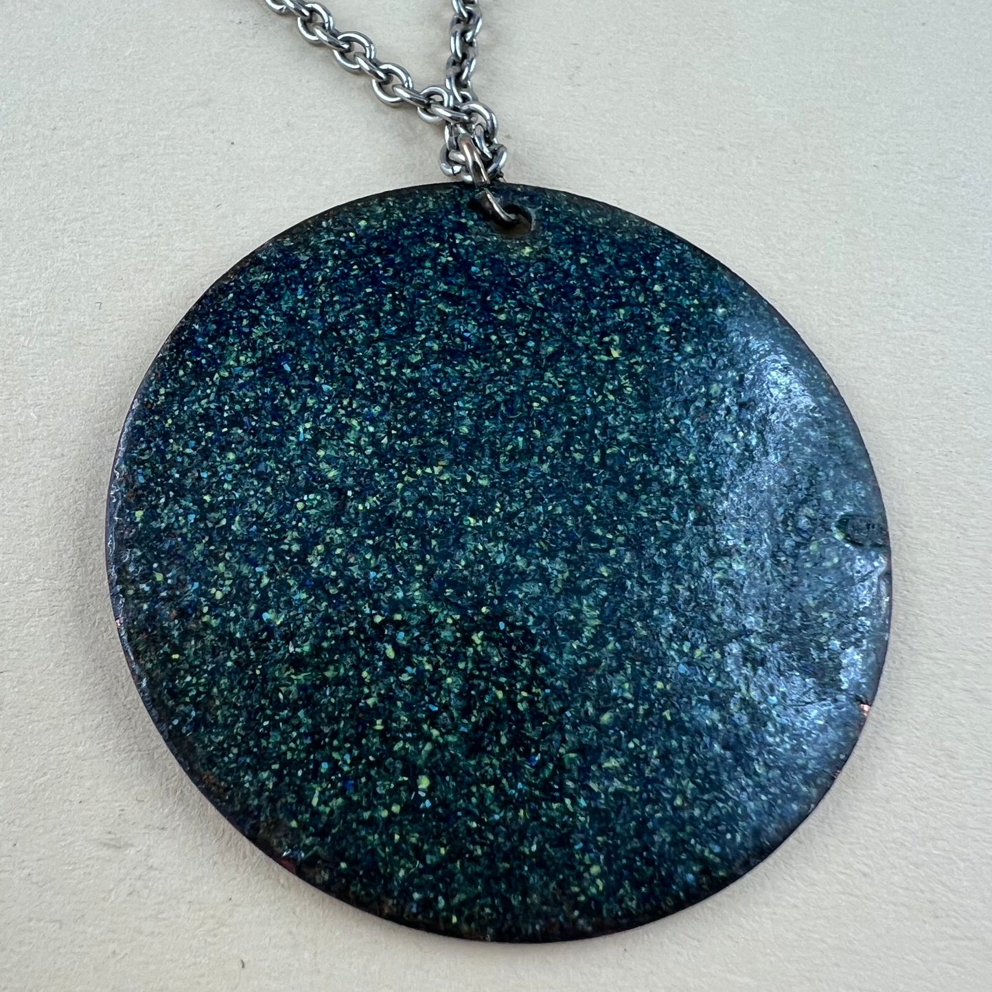 Anhänger mit Kette Emaille Vintage